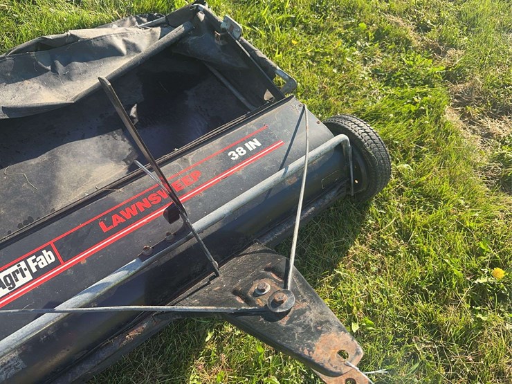 agri-fab-lawn-sweep-image-3