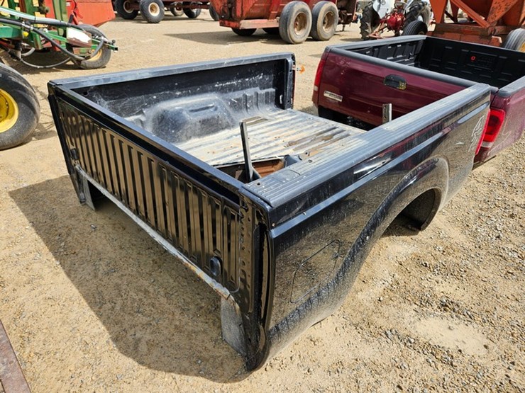 2011-ford-truck-bed-image-1
