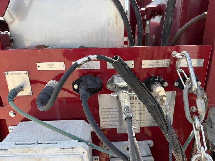 2012-peterbilt-367-image-16