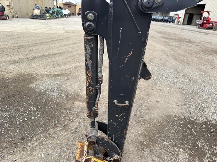 2016-deere-17g-image-16