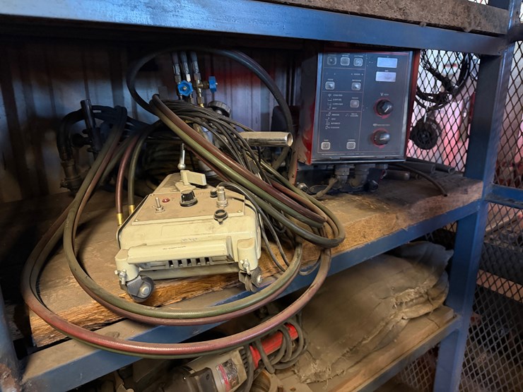 (13)-shelves-w/-welding-related-tools,-wire-&-power-tools-image-16