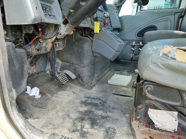 2006-international-durastar-4400-image-18