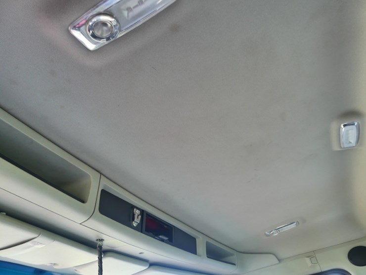 2018-kenworth-680-image-13
