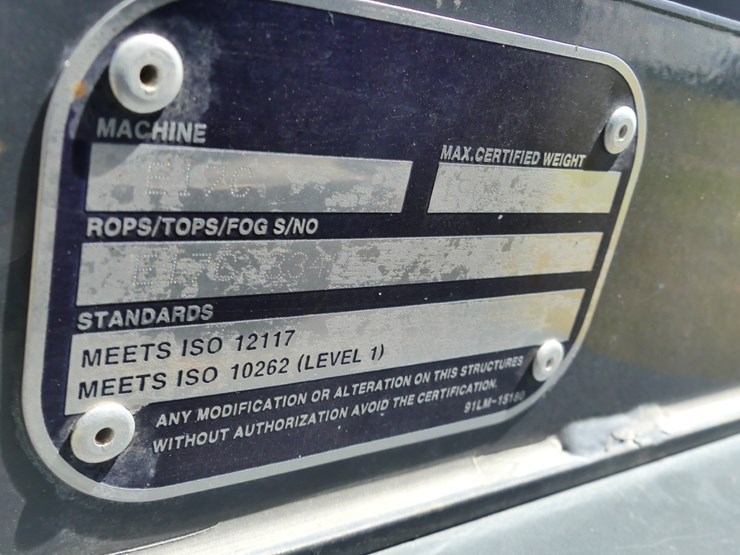 2023-new-holland-e17c-image-18