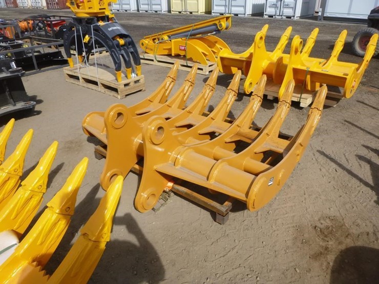 caterpillar-320-image-3