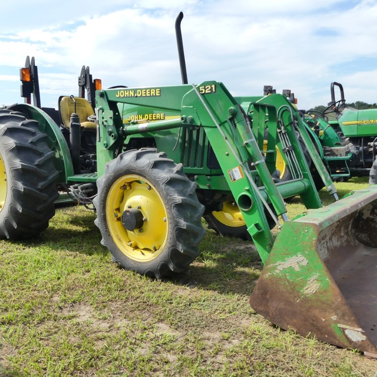 JOHN DEERE 5205