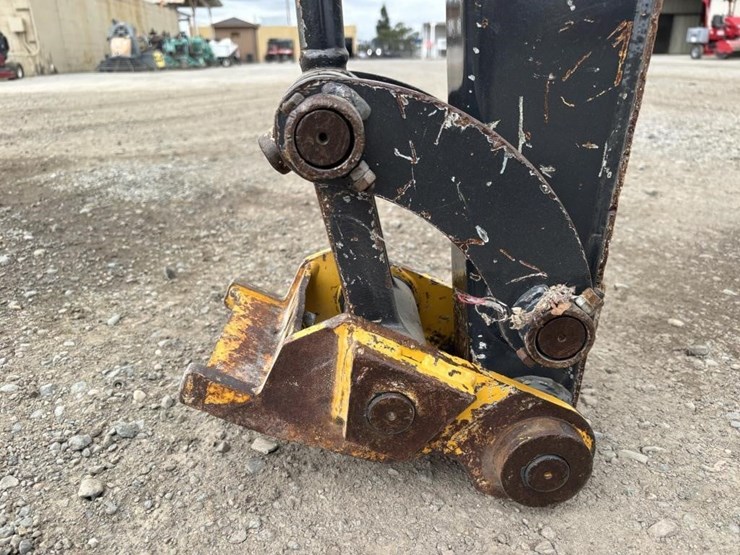 2016-deere-17g-image-14