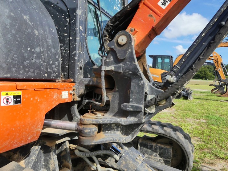 2024-kubota-kx040-4-image-13