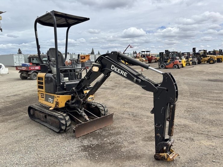 2016-deere-17g-image-2