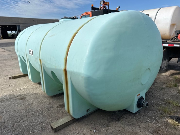 #2853-•-4000gal-brine-tank-image-2