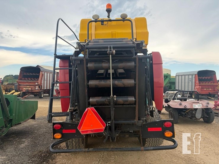 2013-new-holland-big-baler-330-image-3