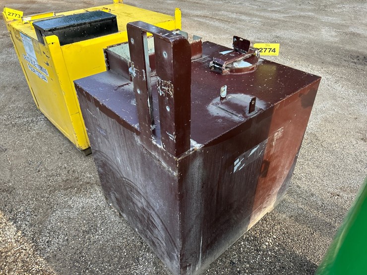 #2774-•-approx-250-gallon-forkable-transfer-tank-image-4