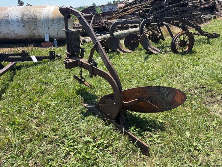 allis-chalmers-14”-one-bottom-moldboard-plow-image-5