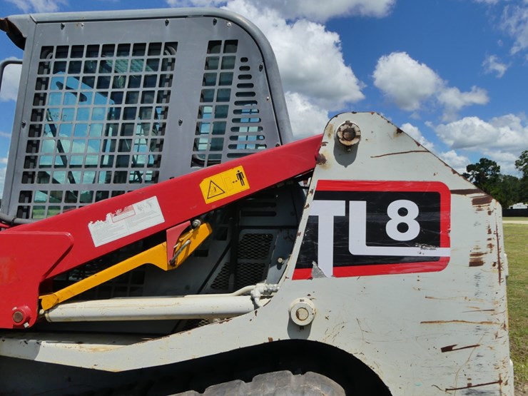 2015-takeuchi-tl8-image-8