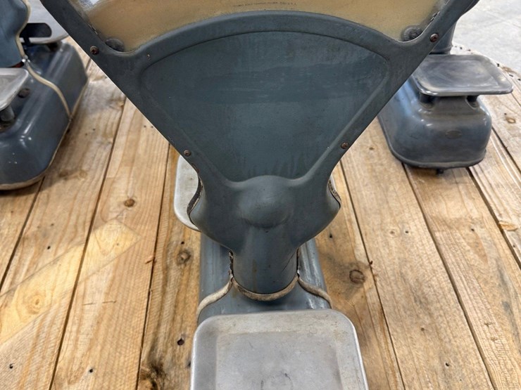 vintage-toledo-&-exact-weight-scales-image-3