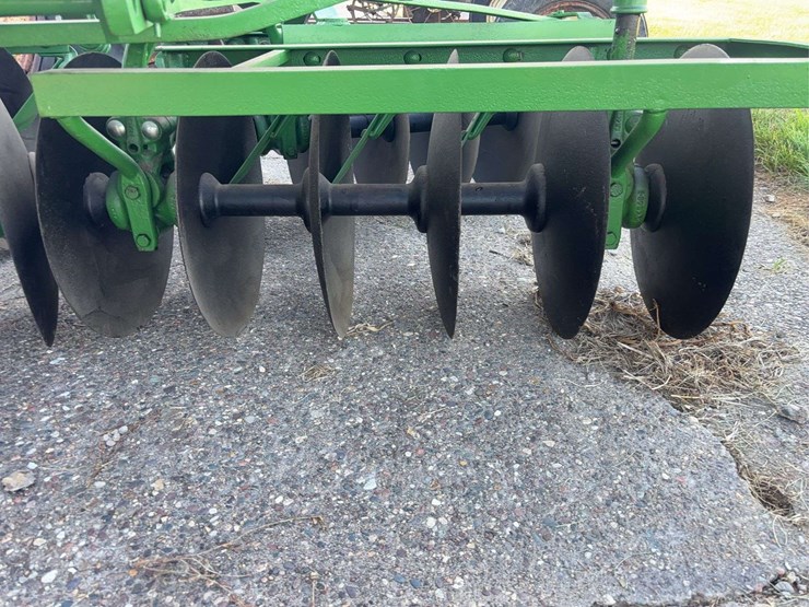 john-deere-three-point-disc-image-16