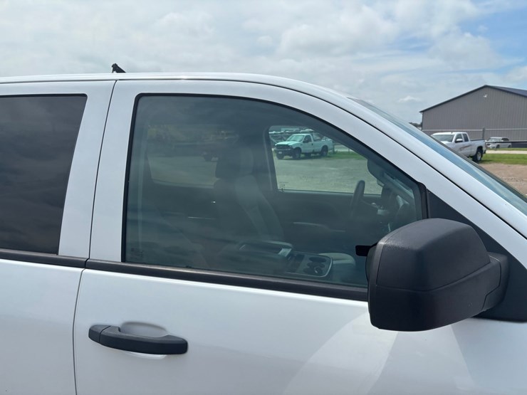 2014-chevrolet-1500-image-25