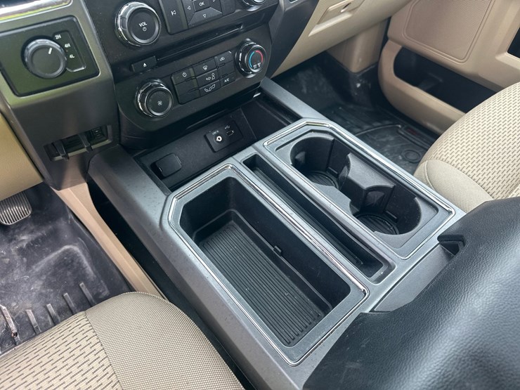 2015-ford-f150-xlt-image-34