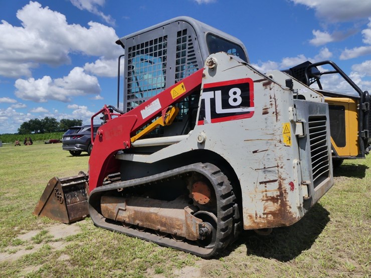2015-takeuchi-tl8-image-5