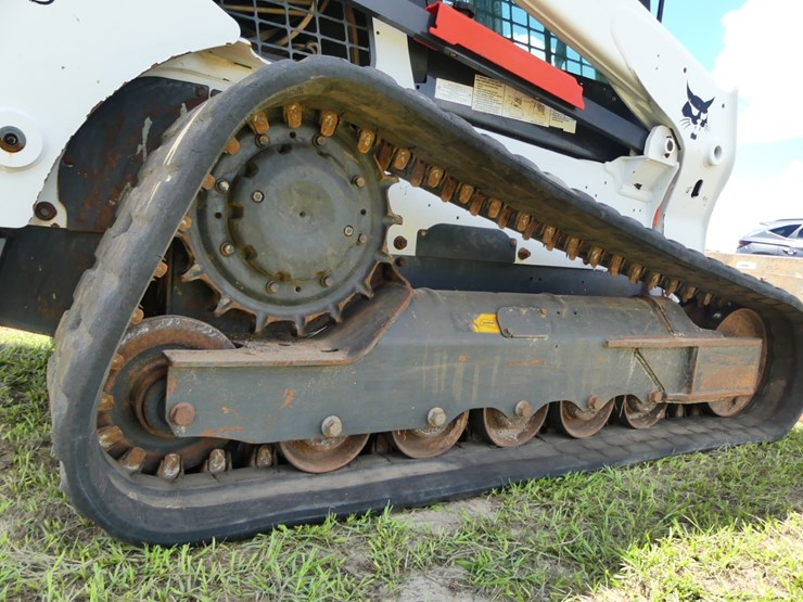 2022-bobcat-t770-image-6