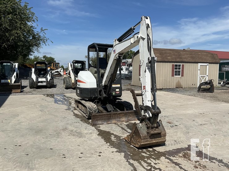 2015-bobcat-e32-image-6