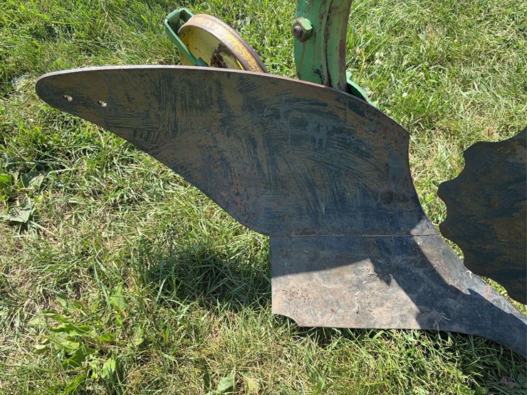john-deere-12-image-14