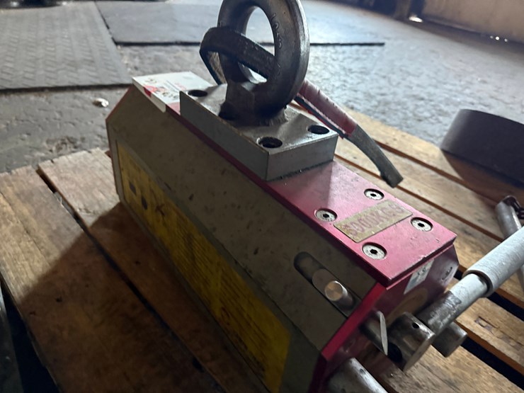 earth-chain-6,614-lbs-cap-lifting-magnet-image-3