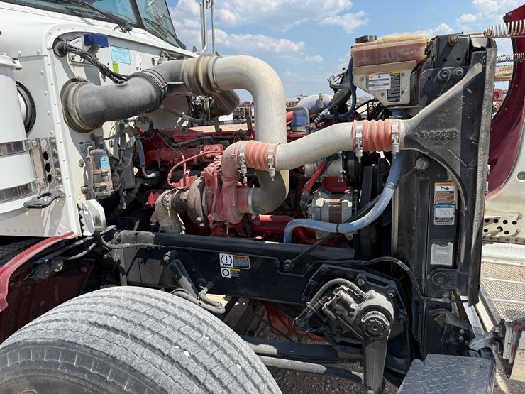 2012-peterbilt-367-image-33