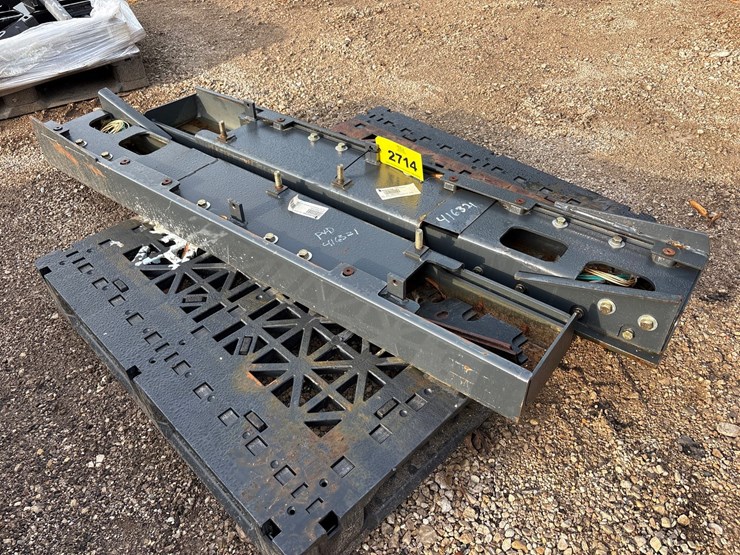 #2714-•-straight-screed-plate-assembly-image-1