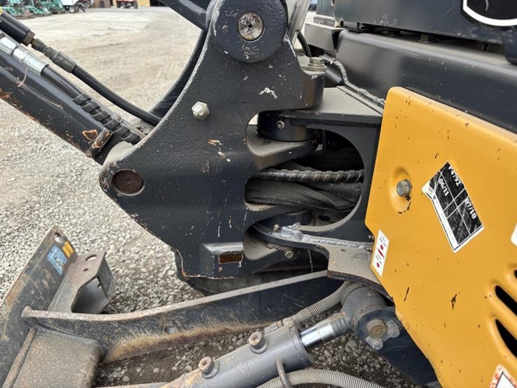 2016-deere-17g-image-19