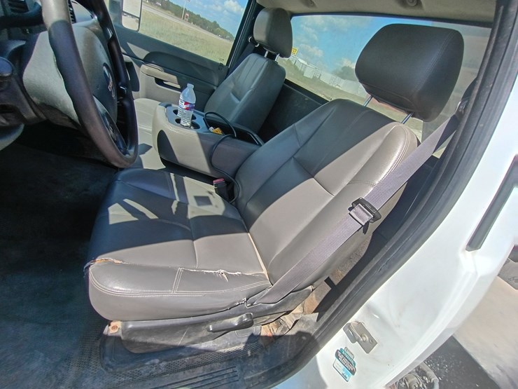 2013-gmc-sierra-3500-image-49