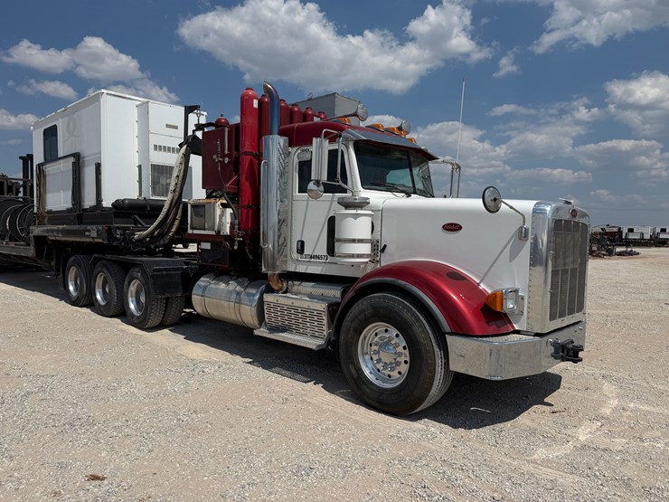 2012-peterbilt-367-image-3