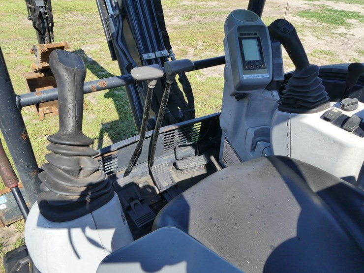 2021-deere-35g-image-15