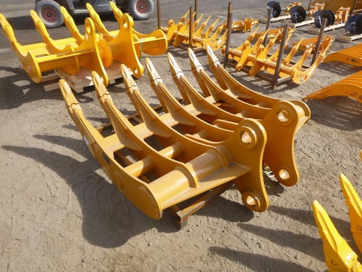 caterpillar-320-image-4