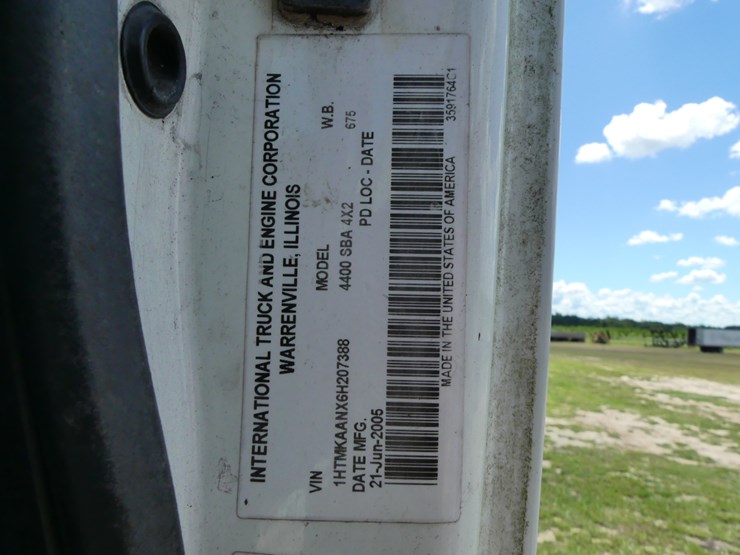 2006-international-durastar-4400-image-19
