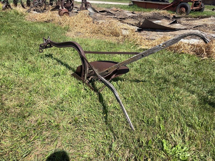 14”-walking-plow-image-5