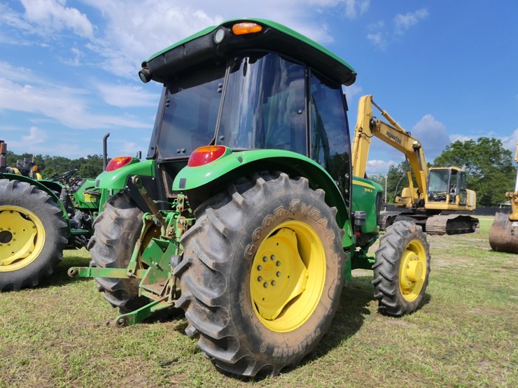 2013-john-deere-5055e-image-3
