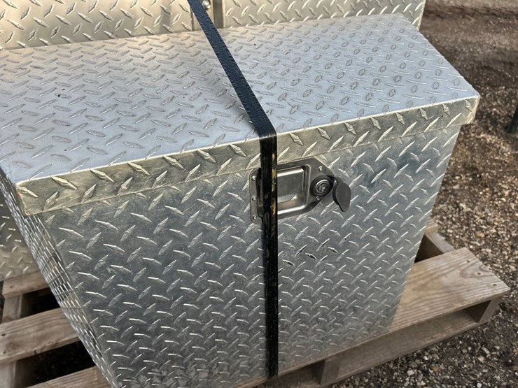 #2747-•-(2)-toolboxes-image-8