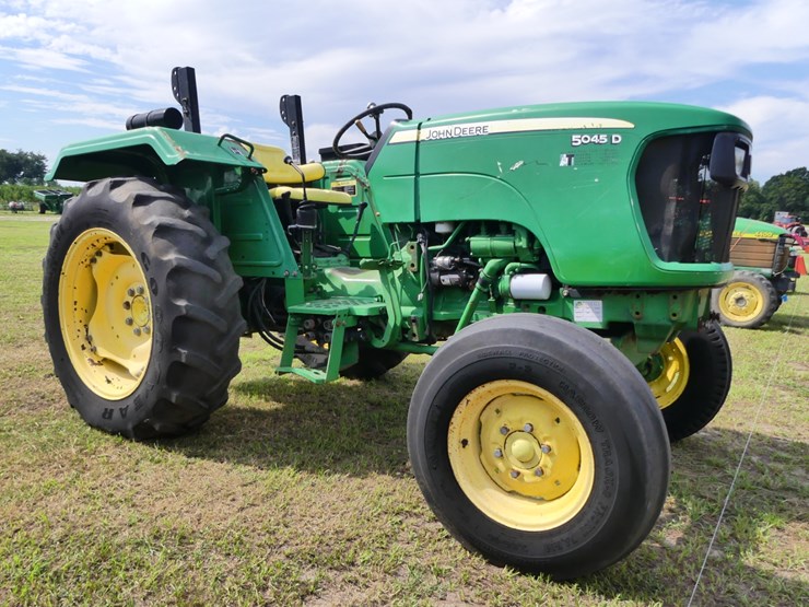 2009-john-deere-5045d-image-1