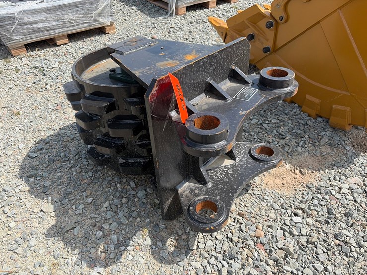 caterpillar-320-image-2