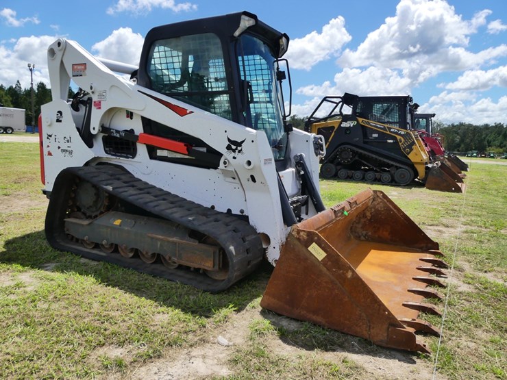 2022-bobcat-t770-image-2