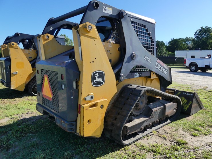2016-deere-317g-image-3