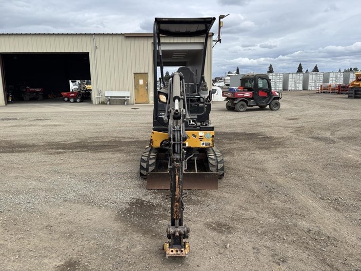 2016-deere-17g-image-6