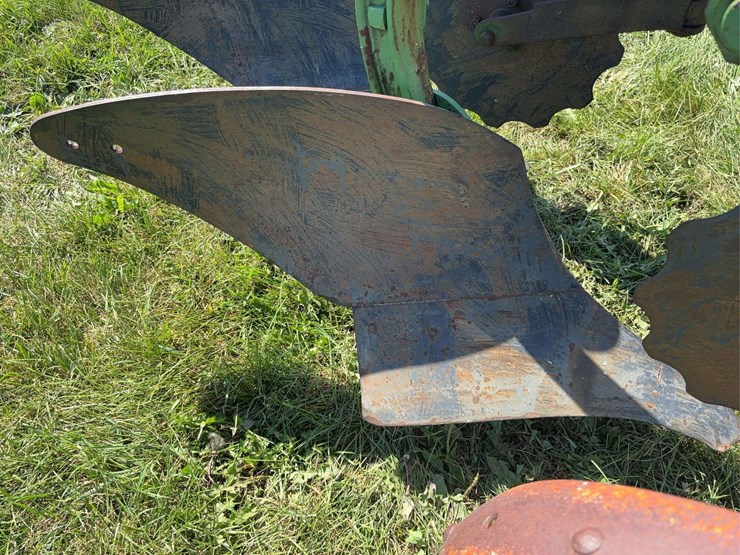 john-deere-12-image-13