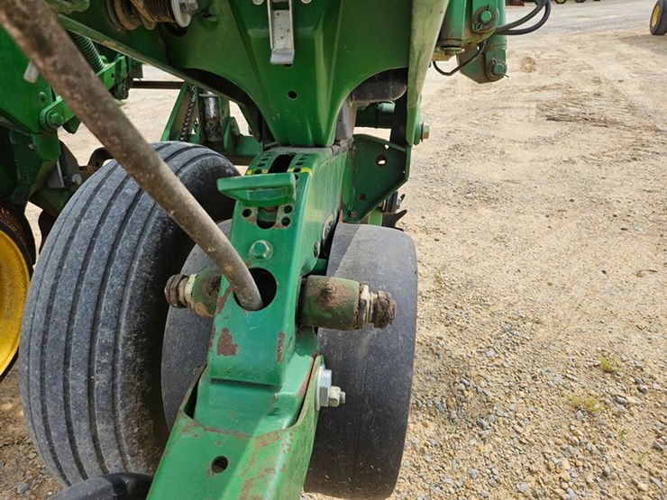 john-deere-7200-image-35