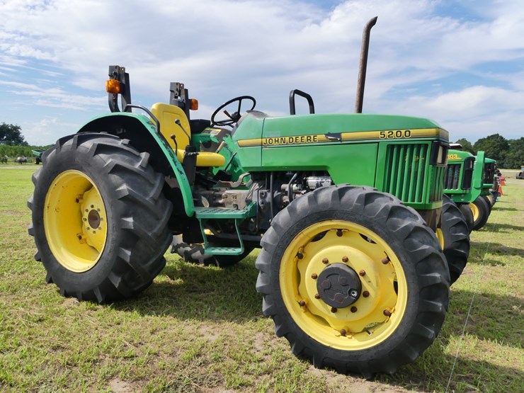 1995-john-deere-5200-image-1