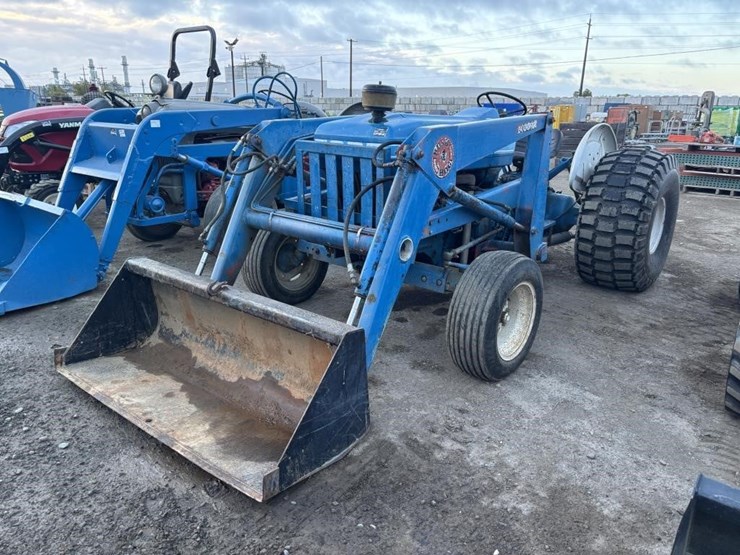 ford-tractor-image-1