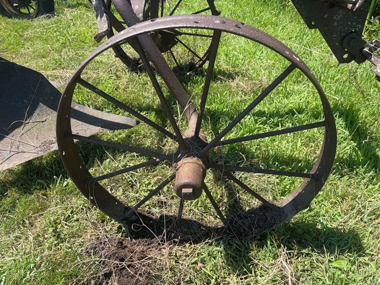 allis-chalmers-14”-two-bottom-pull-type-moldboard-plow-image-13