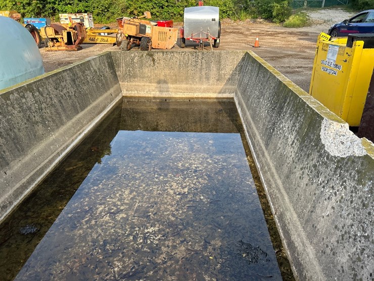 #2776-•-approx-86"w-x-164"l-concrete-basin-image-7