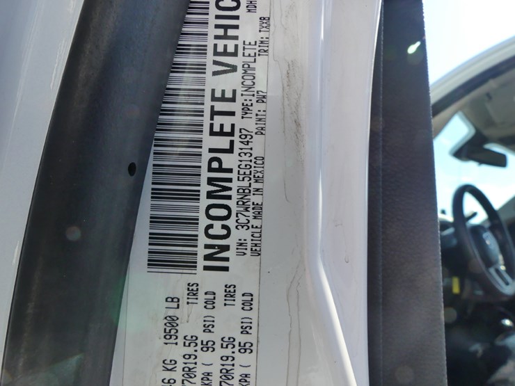 2014-dodge-ram-5500-image-18